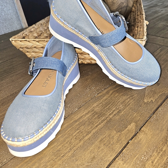 Chelsea & Violet Shoes - NWOB Chelsea & Violet Comfortable Blue Denim Shoes W/Buckle Size 10
